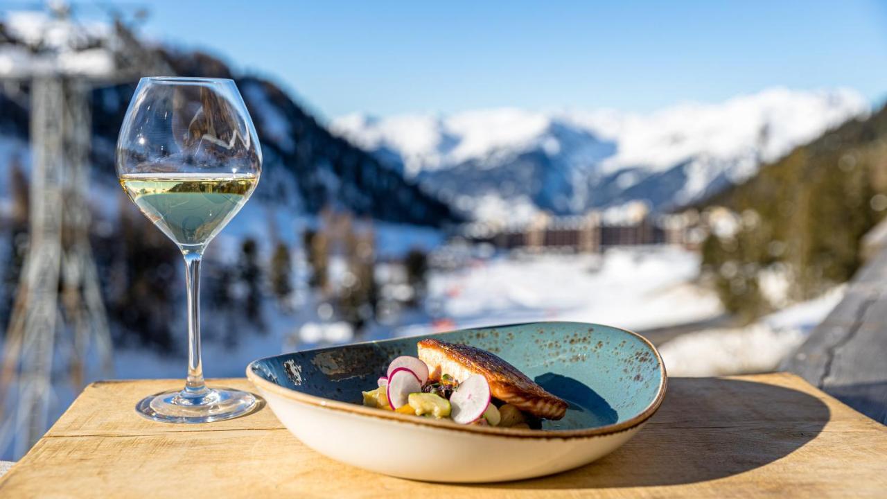 Hotel Carlina By Les Etincelles La Plagne Exterior photo