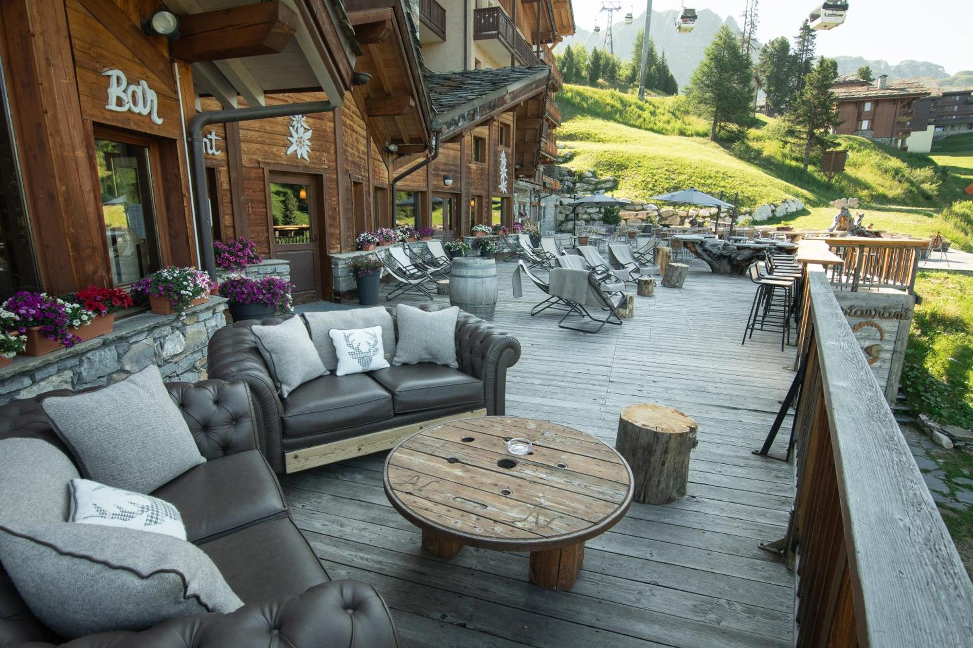 Hotel Carlina By Les Etincelles La Plagne Exterior photo